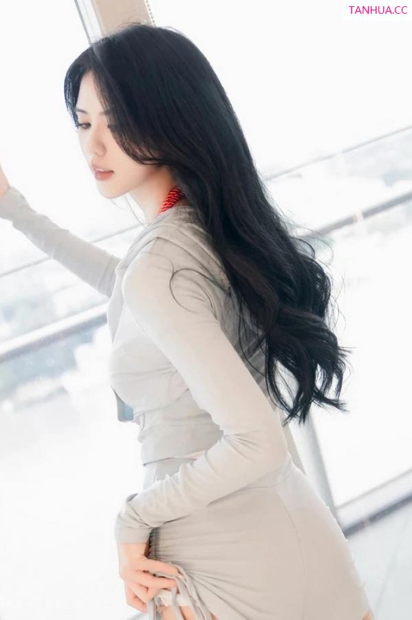 李浅浅  [XiuRen]高清写真图 2024.02.19 No.8105 浅浅Danny 捆绑美腿第9张图片